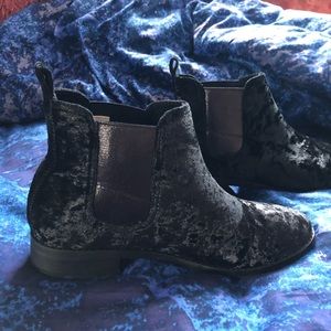Toms Black Velvet Boots 8.5